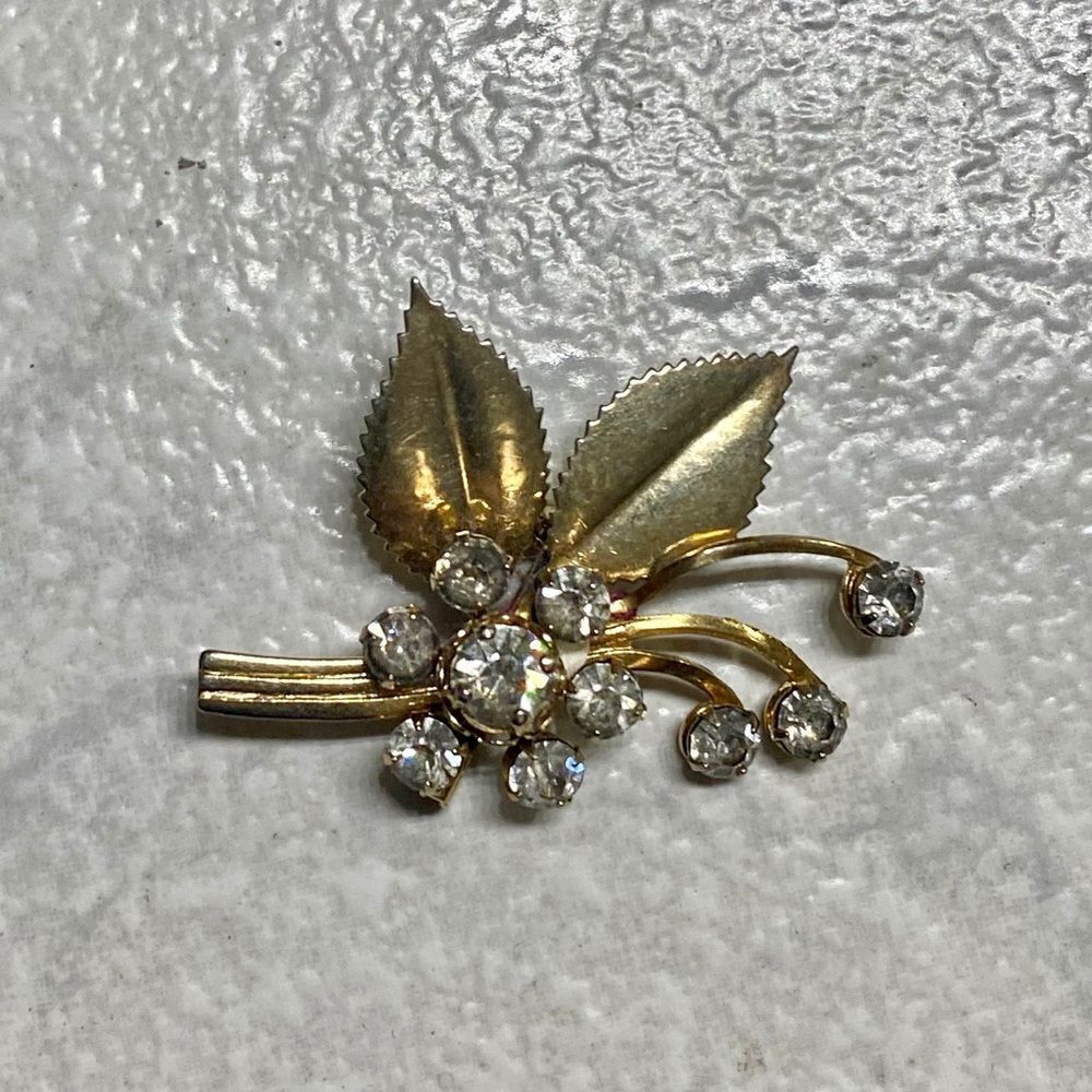 Vintage Floral Brooch 